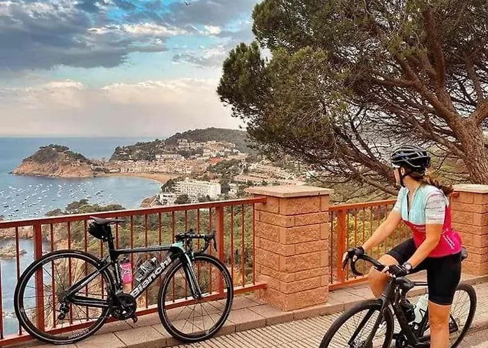 Josep Folch - Centro, Parking Y A/C Tossa